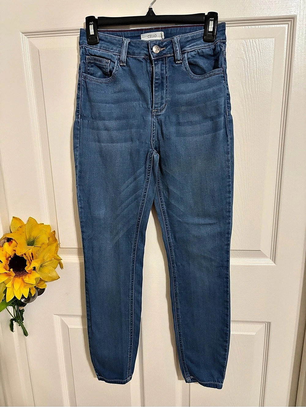 Cielo Women's Skinny Jeans Size 3 in Blue Like New
